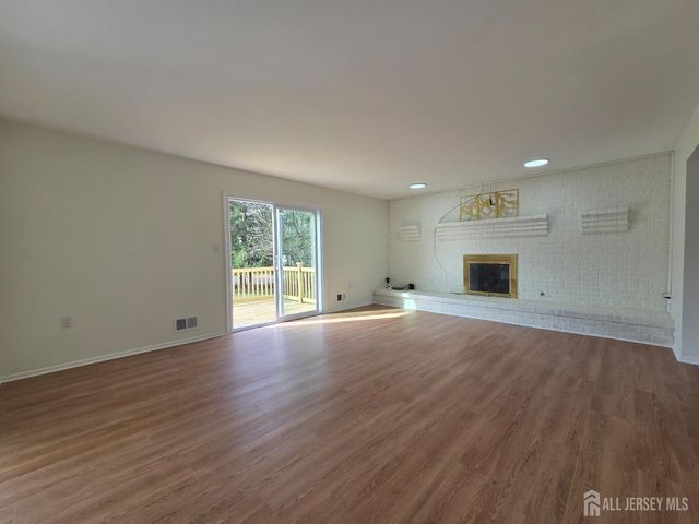 1 Alexander Drive, Monroe, NJ 08831