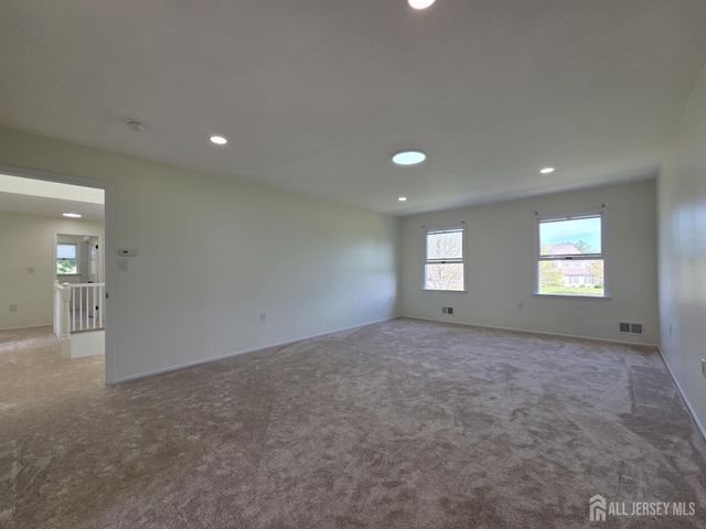 1 Alexander Drive, Monroe, NJ 08831