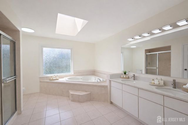 1 Alexander Drive, Monroe, NJ 08831