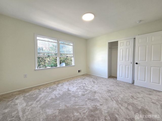 1 Alexander Drive, Monroe, NJ 08831