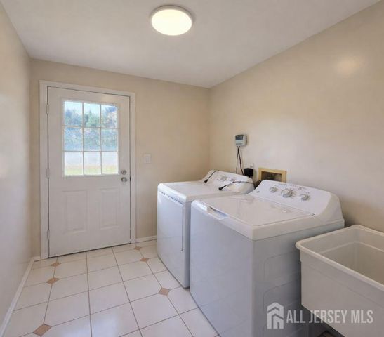 1 Alexander Drive, Monroe, NJ 08831