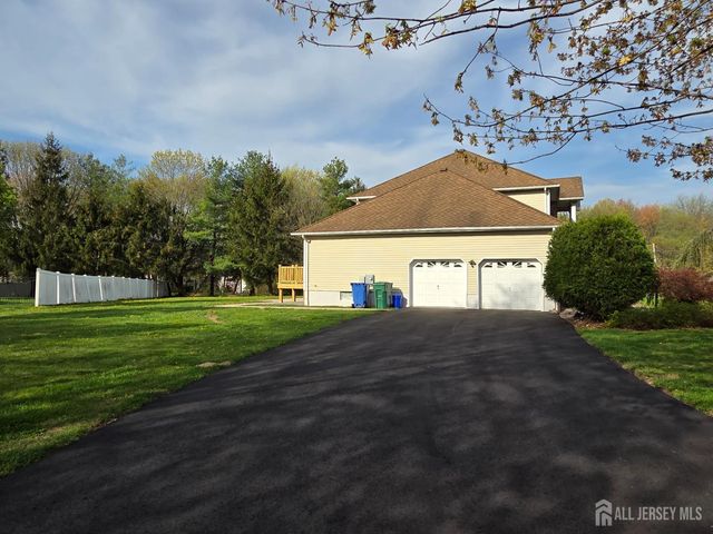 1 Alexander Drive, Monroe, NJ 08831