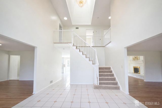 1 Alexander Drive, Monroe, NJ 08831