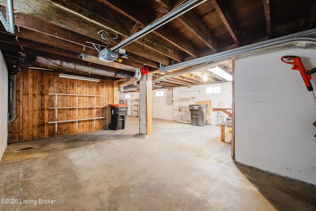 2342 Alexander Ave, Louisville, KY 40217