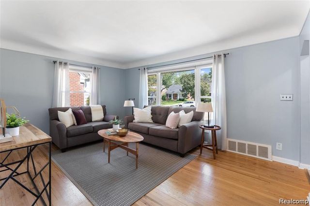 2633 N Wilson Avenue, Royal Oak, MI 48073