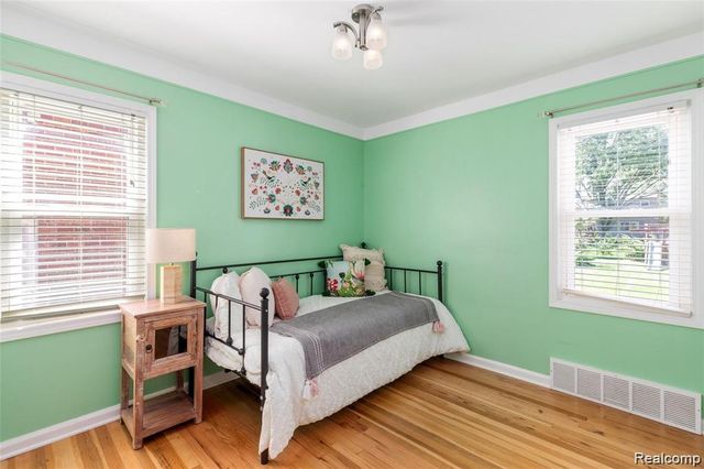 2633 N Wilson Avenue, Royal Oak, MI 48073