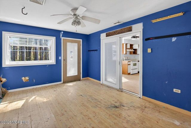 127 E Lakeside Drive E, Forked River, NJ 08731