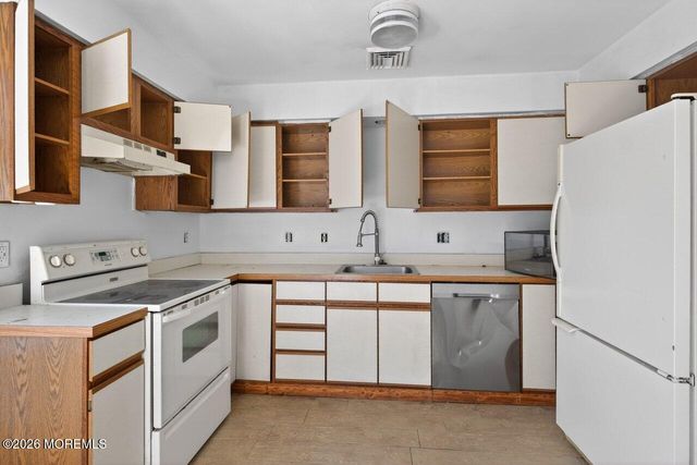 127 E Lakeside Drive E, Forked River, NJ 08731