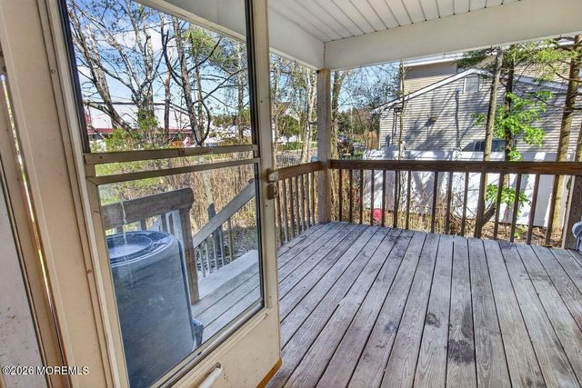 127 E Lakeside Drive E, Forked River, NJ 08731