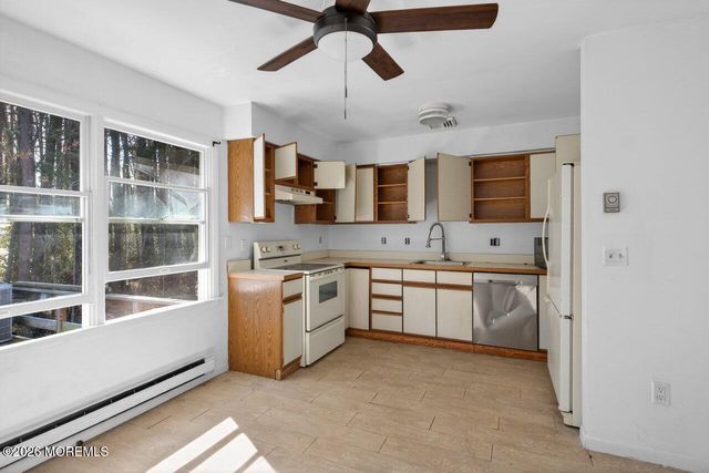 127 E Lakeside Drive E, Forked River, NJ 08731