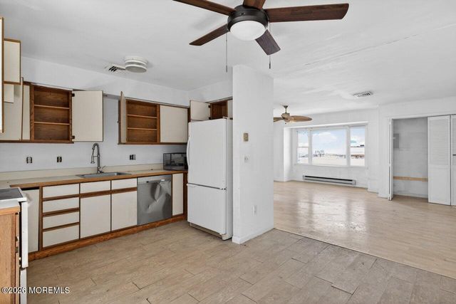 127 E Lakeside Drive E, Forked River, NJ 08731