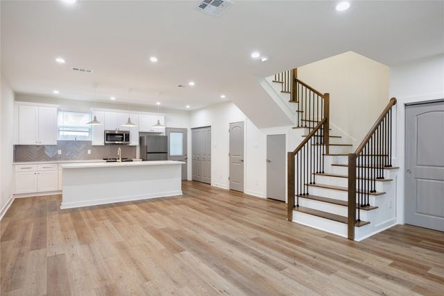 2753 Redrock Street B, Houston, TX 77088