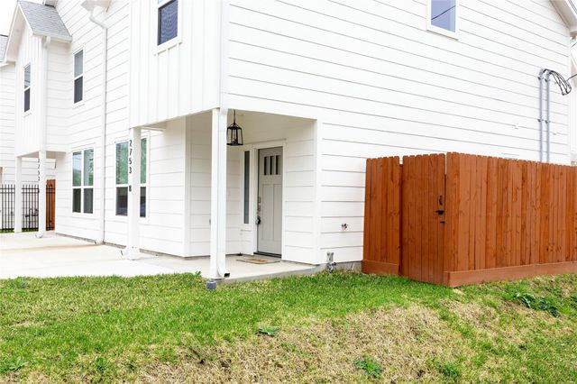 2753 Redrock Street B, Houston, TX 77088
