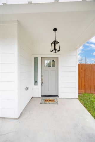 2753 Redrock Street B, Houston, TX 77088