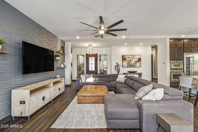 11658 W MONTANSORO Lane, Peoria, AZ 85383