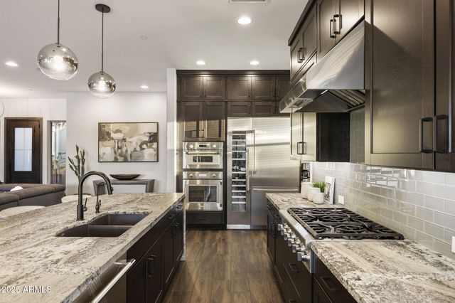 11658 W MONTANSORO Lane, Peoria, AZ 85383