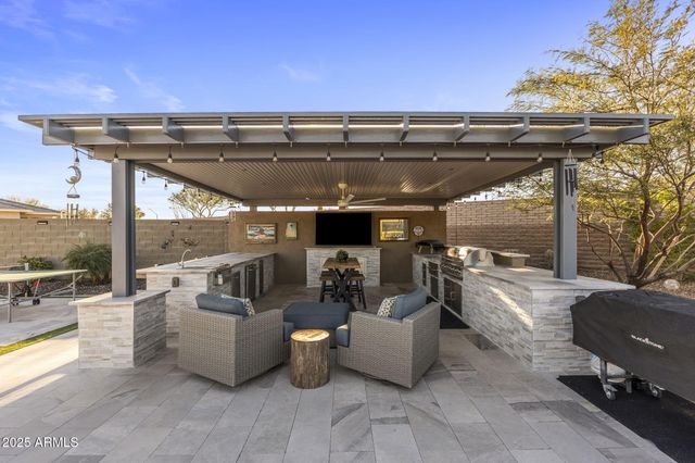 11658 W MONTANSORO Lane, Peoria, AZ 85383