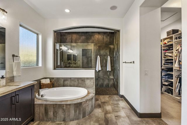 11658 W MONTANSORO Lane, Peoria, AZ 85383