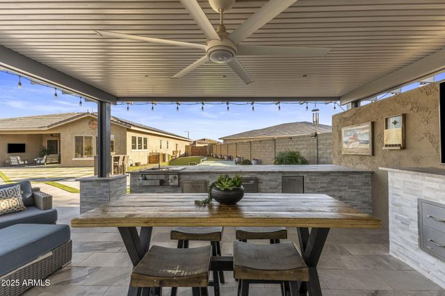 11658 W MONTANSORO Lane, Peoria, AZ 85383