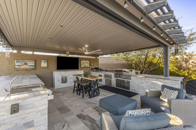 11658 W MONTANSORO Lane, Peoria, AZ 85383