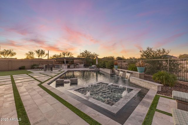 11658 W MONTANSORO Lane, Peoria, AZ 85383