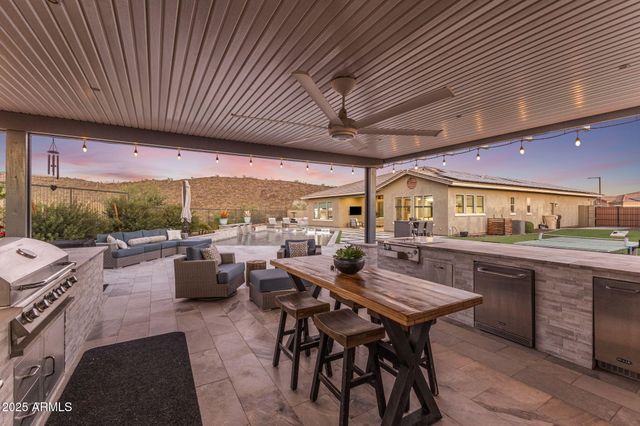 11658 W MONTANSORO Lane, Peoria, AZ 85383