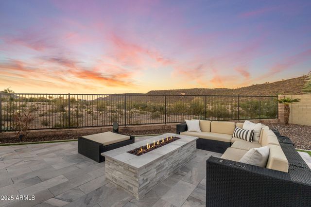 11658 W MONTANSORO Lane, Peoria, AZ 85383