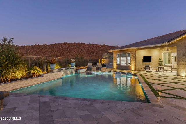 11658 W MONTANSORO Lane, Peoria, AZ 85383