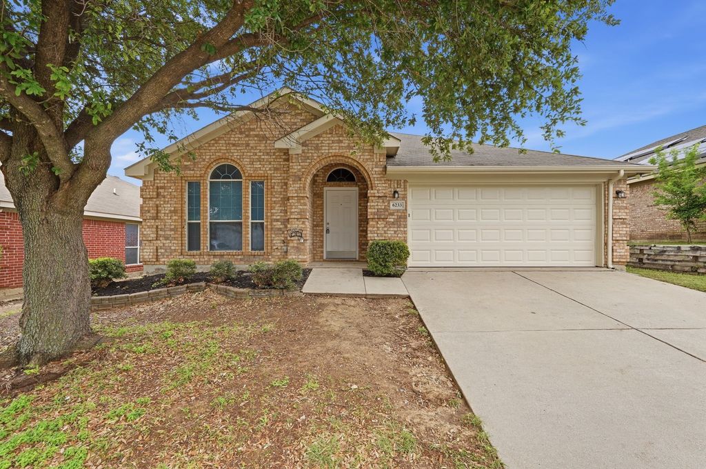 6233 Brooklynn Drive, Fort Worth, TX 76179