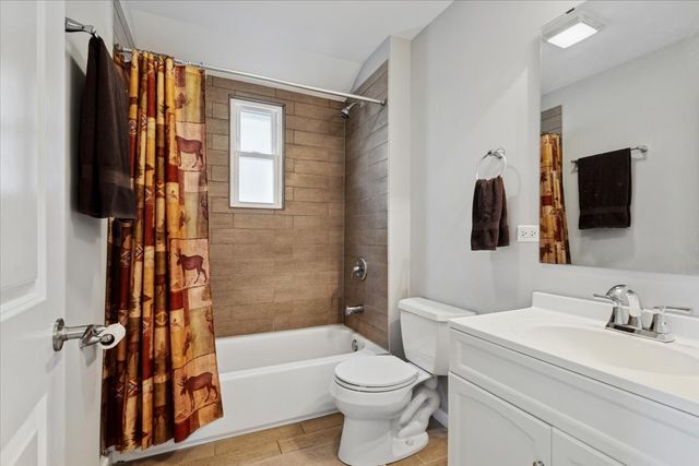 5646 N Menard Avenue, Chicago, IL 60646