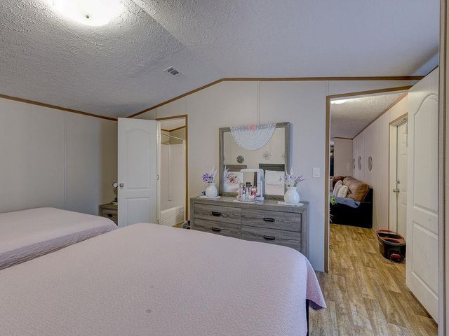 230 Gato RD, Cedar Creek, TX 78612