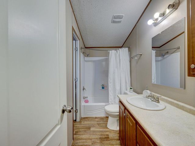 230 Gato RD, Cedar Creek, TX 78612