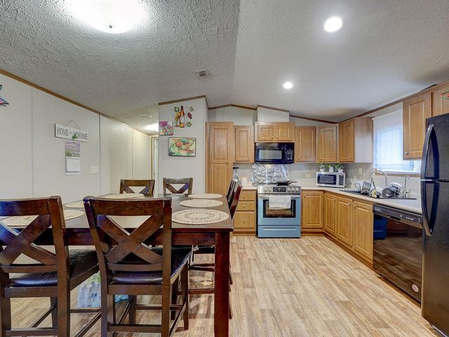 230 Gato RD, Cedar Creek, TX 78612