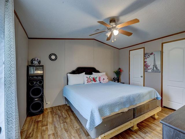 230 Gato RD, Cedar Creek, TX 78612