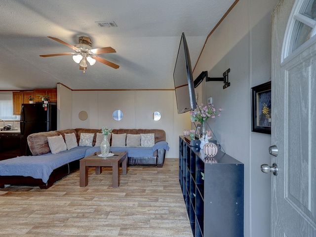 230 Gato RD, Cedar Creek, TX 78612