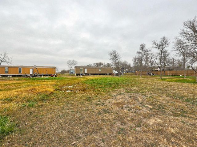 230 Gato RD, Cedar Creek, TX 78612