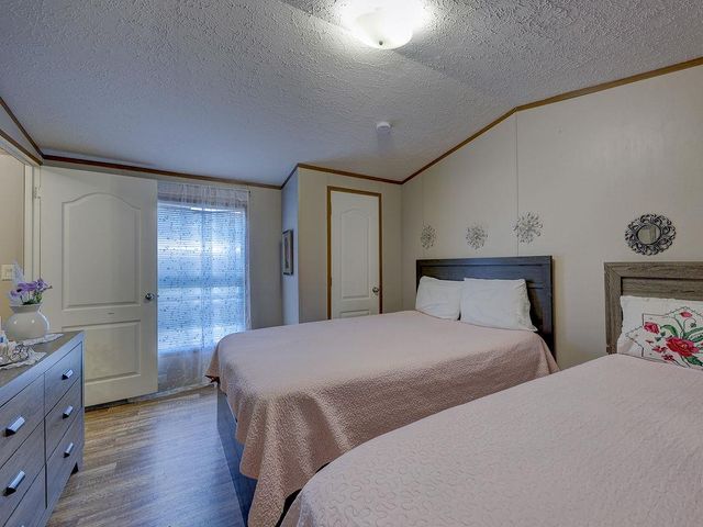 230 Gato RD, Cedar Creek, TX 78612