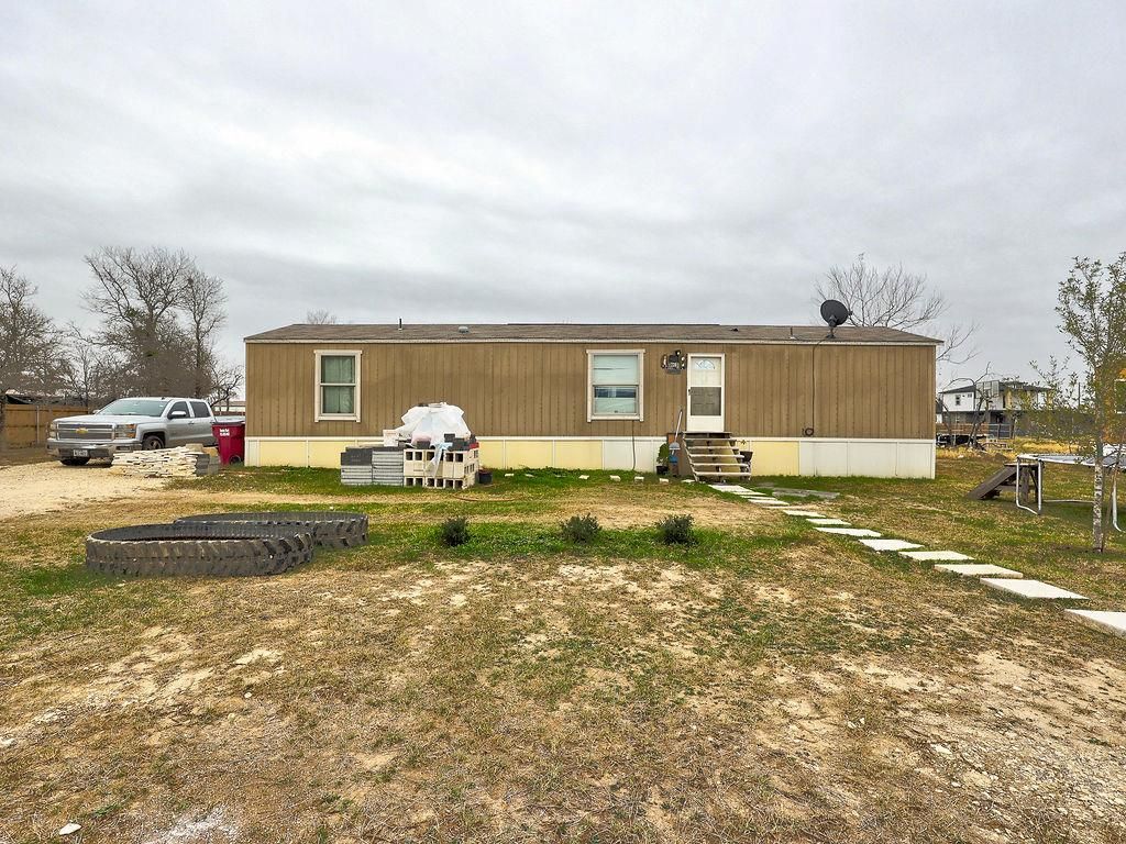 230 Gato RD, Cedar Creek, TX 78612