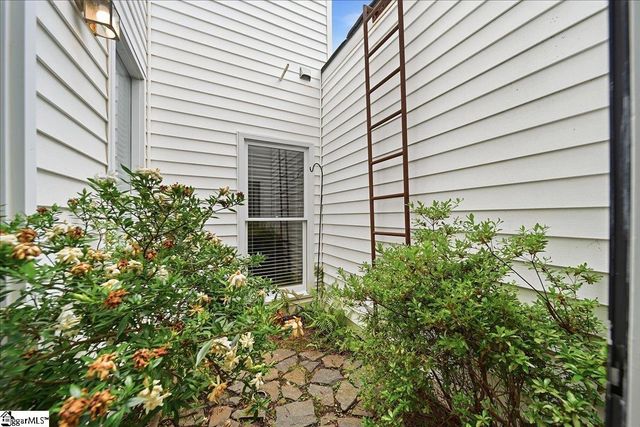 6 Greenview Drive, Greenville, SC 29609