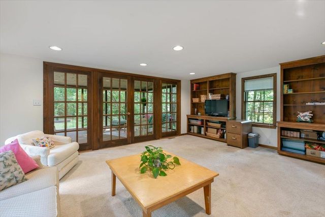 42 Old Town Farm Road, Exeter, NH 03833