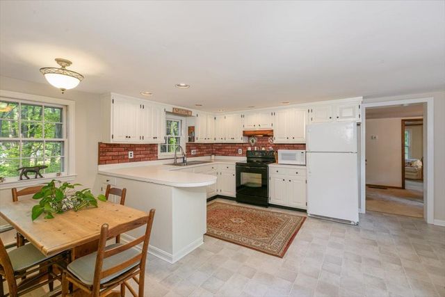 42 Old Town Farm Road, Exeter, NH 03833