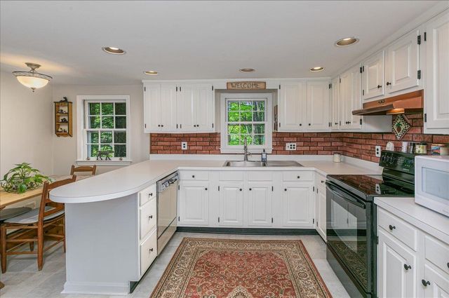 42 Old Town Farm Road, Exeter, NH 03833