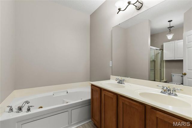 7101 Curtis Drive 795B, Dardenne Prairie, MO 63368