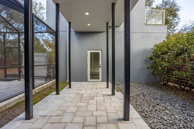 2700 N MYRTLE AVENUE, Tampa, FL 33602