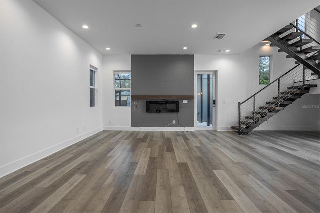 2700 N MYRTLE AVENUE, Tampa, FL 33602