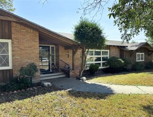 400 N Elm Street, Comanche, TX 76442