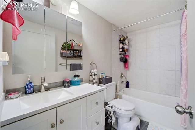 315 W Monument Street, Colorado Springs, CO 80905