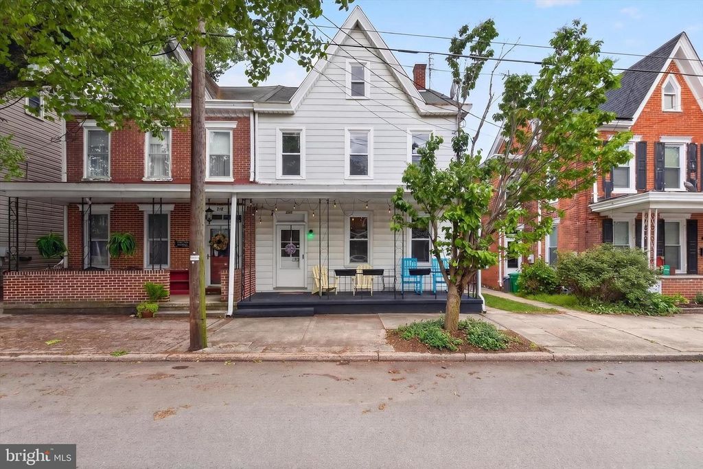 220 N COLLEGE ST, Carlisle, PA 17013