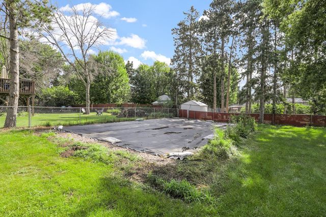 8918 Waconia Street NE, Blaine, MN 55449