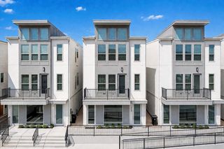 389 N Centro Circle, Shenandoah, TX 77385